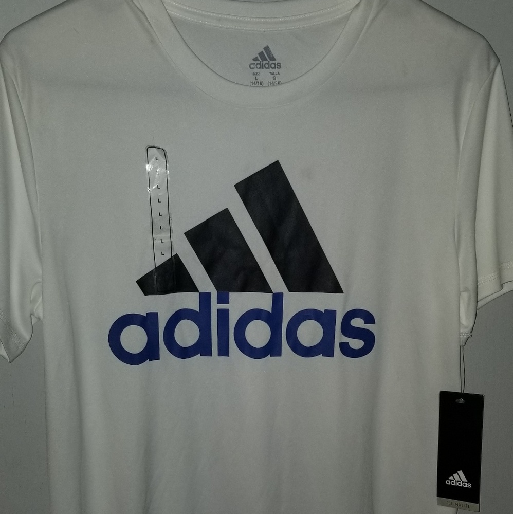 Adidas tshirt youth L
